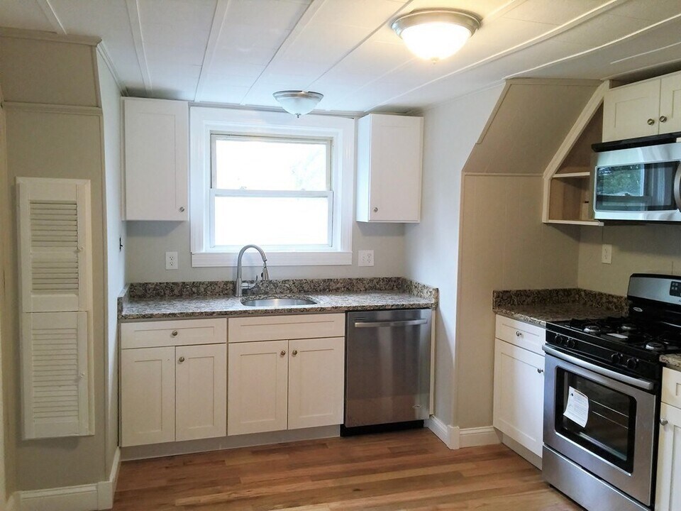 30-32-32 Oakwood St in Boston, MA - Building Photo