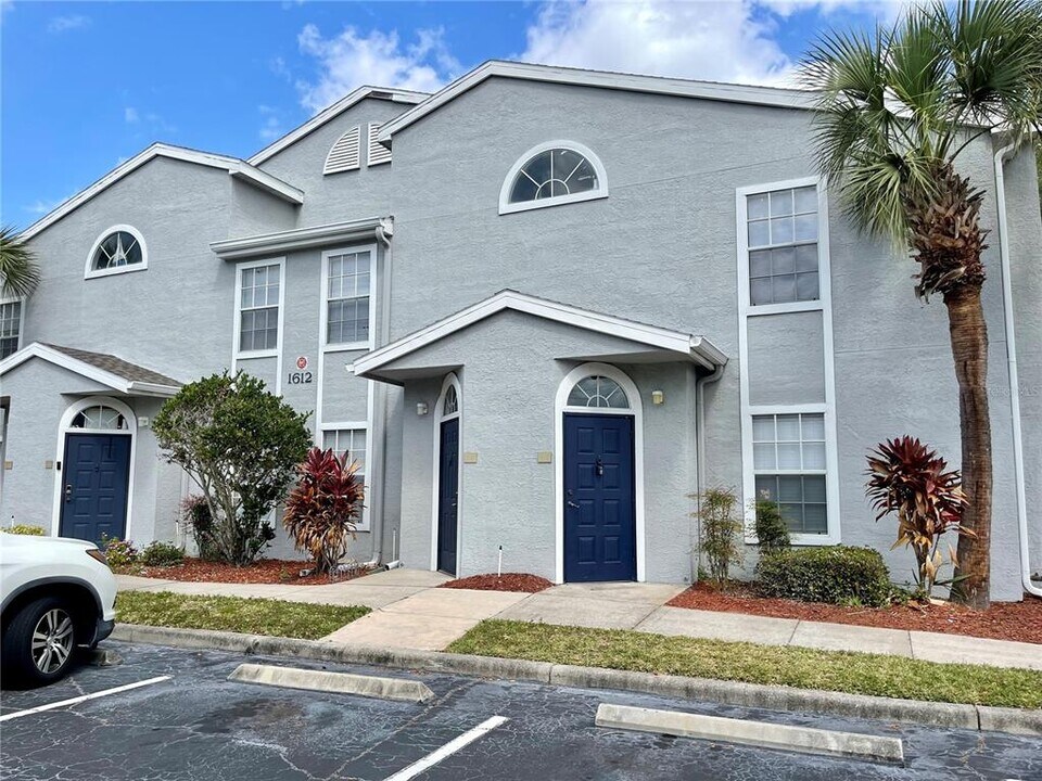 1612 Columbia Arms Cir in Kissimmee, FL - Building Photo
