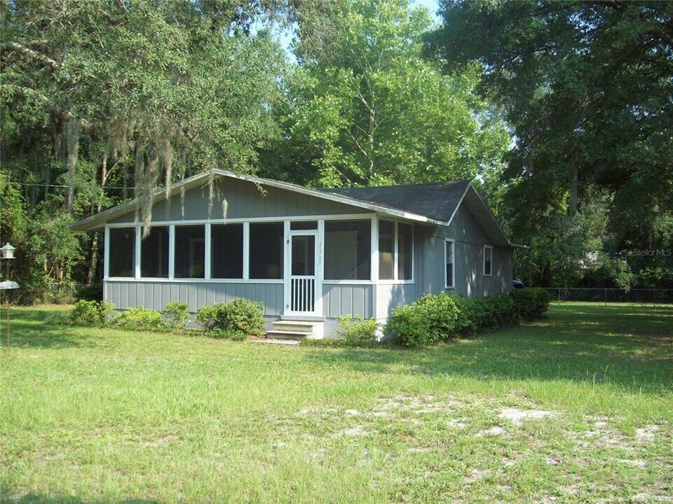 21707 SE 67th Pl in Hawthorne, FL - Building Photo