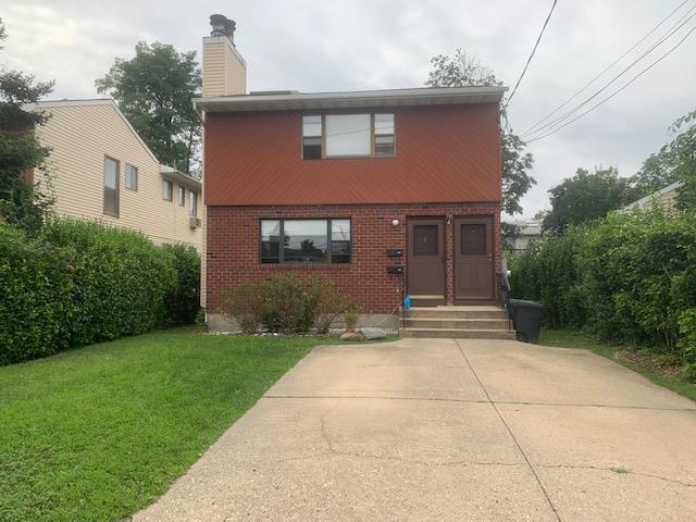 1 Mohegan Ave in Port Washington, NY - Building Photo