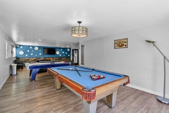 Cypress Park Apartments in Cypress, CA - Foto de edificio - Interior Photo