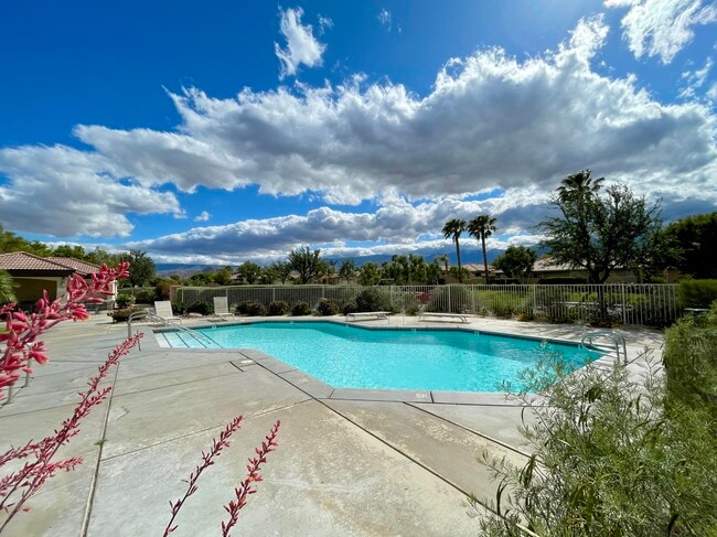 168 Via Martelli in Rancho Mirage, CA - Foto de edificio - Building Photo