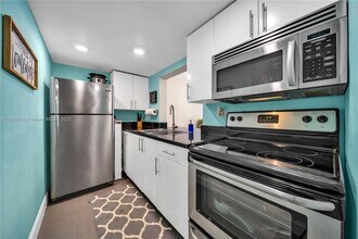 1720 NW N River Dr in Miami, FL - Building Photo - Building Photo