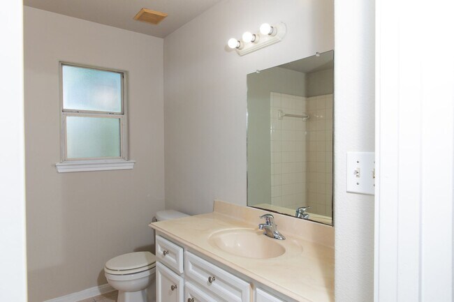 819 Tidwell Rd in Houston, TX - Building Photo - Building Photo