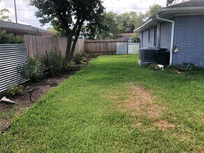 306 Cres View St in La Porte, TX - Building Photo - Building Photo