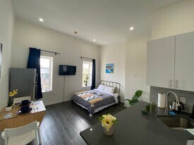 1725 Bainbridge St, Unit 3F in Philadelphia, PA - Building Photo