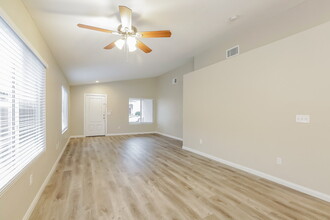 8016 W Shady Glen Ave in Las Vegas, NV - Building Photo - Building Photo