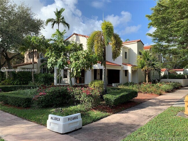 901 Majorca Ave in Coral Gables, FL - Building Photo - Building Photo