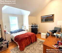 537 Main St, Unit 2 in Medford, MA - Building Photo - Building Photo