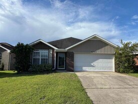 2423 Flintstone Dr in Cantonment, FL - Building Photo
