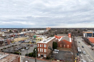 208-212 E Leigh St in Richmond, VA - Foto de edificio - Building Photo