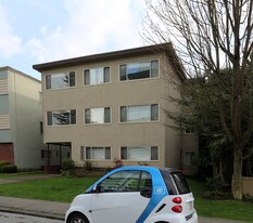 1336 W 14th Ave in Vancouver, BC - Building Photo