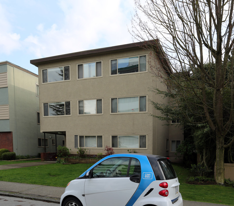 1336 W 14th Ave in Vancouver, BC - Building Photo