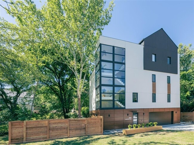 property at 2806 Geronimo Trail