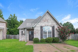 9238 Lazzini Cove in Cordova, TN - Building Photo