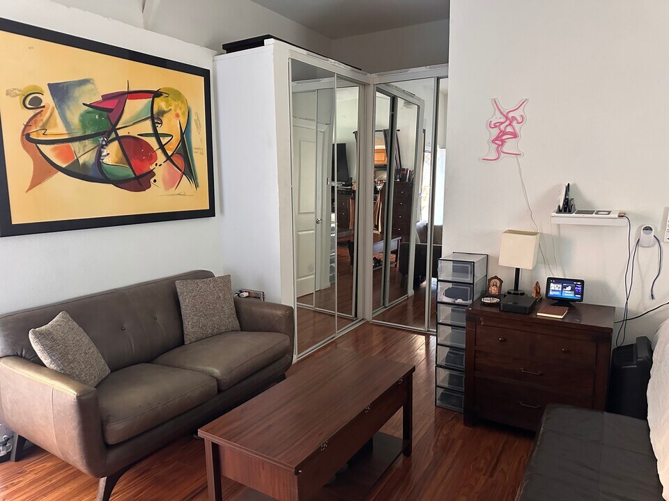 8333 Painter Ave, Unit Studio Apartment for Rent in Whittier, CA - Building Photo