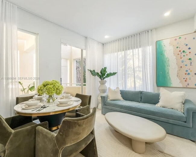 100 Collins Ave in Miami Beach, FL - Building Photo - Building Photo