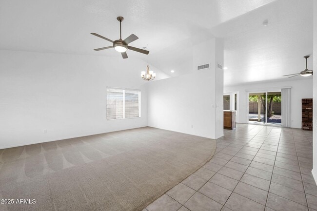 8713 N 109th Ave in Peoria, AZ - Foto de edificio - Building Photo