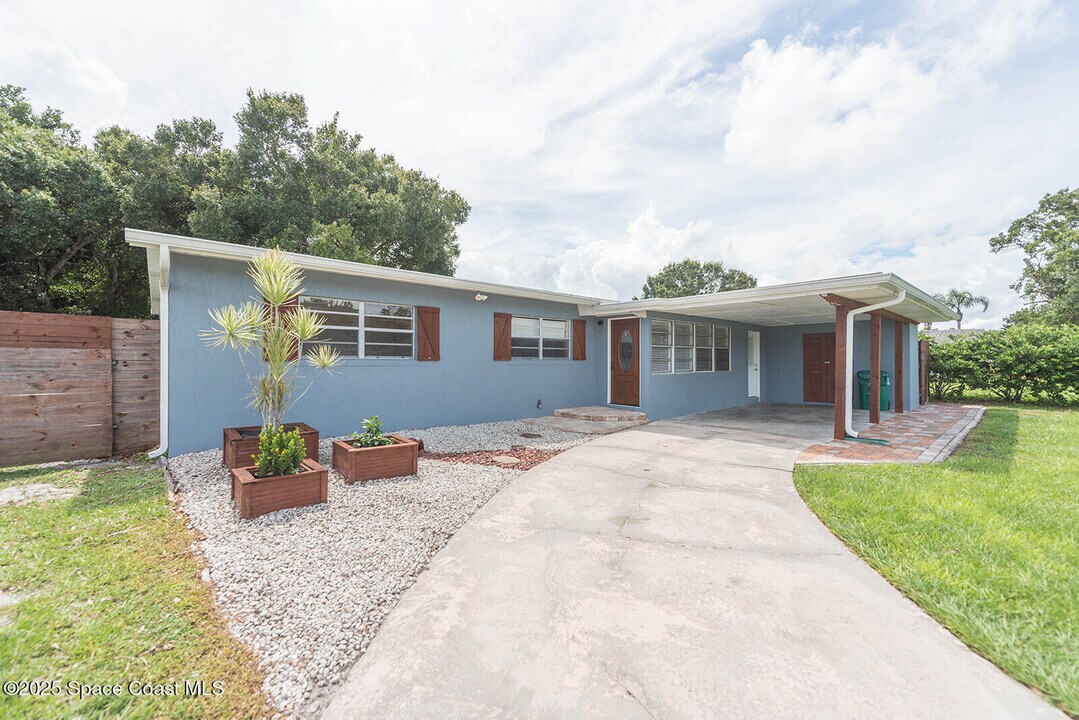 3235 Alice St in Melbourne, FL - Building Photo