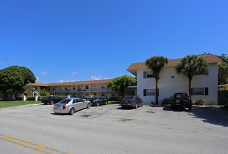 1401 NE 17th Ct in Fort Lauderdale, FL - Foto de edificio - Building Photo