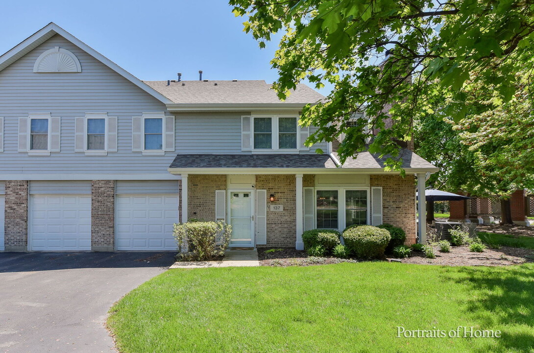 137 Cammeron Ct in Aurora, IL - Building Photo
