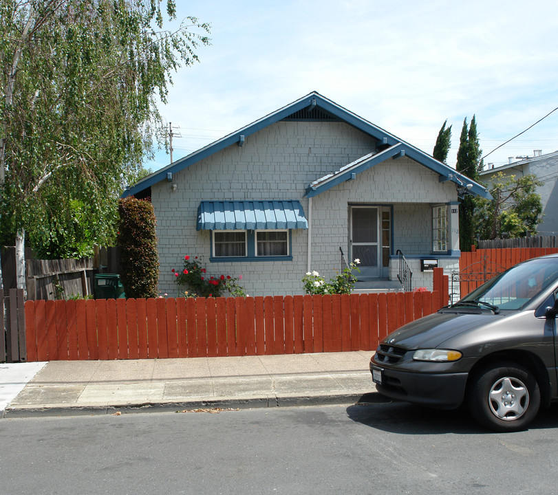 112 N Claremont St in San Mateo, CA - Building Photo