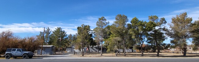 521 Alaska Way-Unit -Unit A in Pahrump, NV - Building Photo - Building Photo