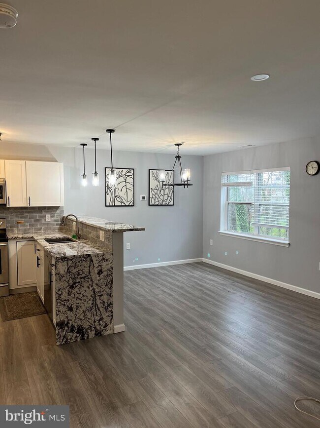 534 McManus Way photo'