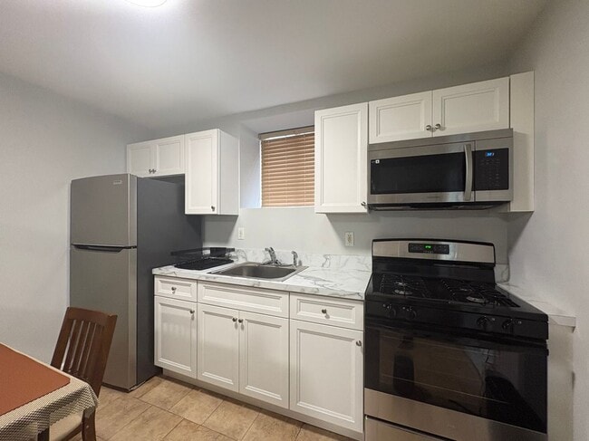 property at 193 Eltingville Blvd