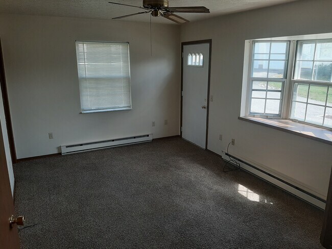 1168 S Lincoln Ave, Unit B in Salem, OH - Building Photo - Building Photo