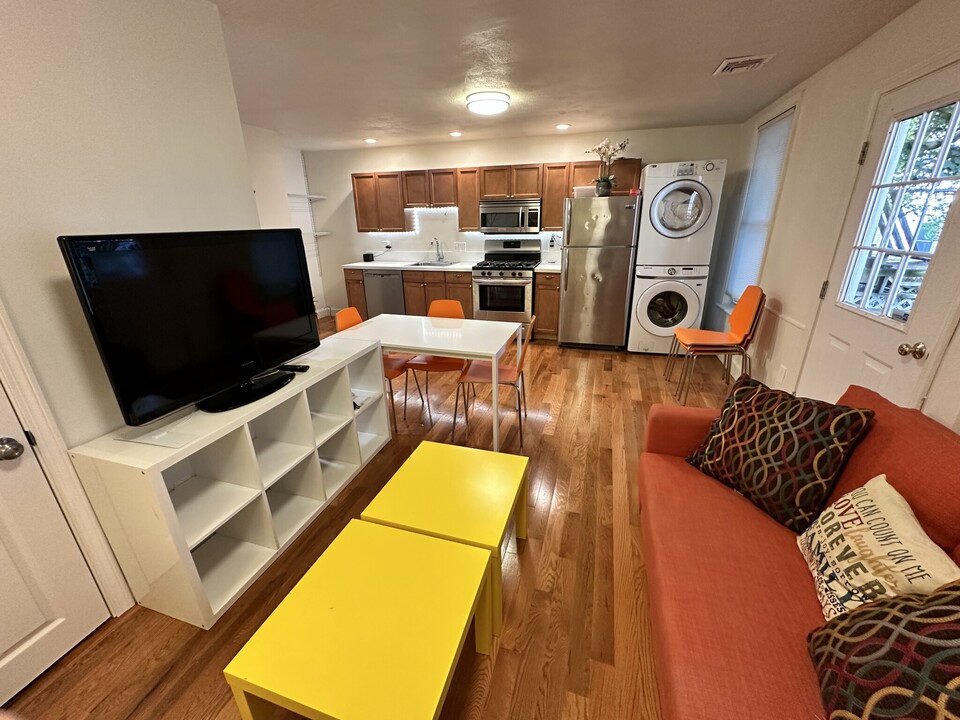 130 W 8th St, Unit 4-bed 2-bath in Boston, MA - Building Photo