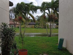 11128 Royal Palm Blvd, Unit 810 in Coral Springs, FL - Building Photo - Building Photo