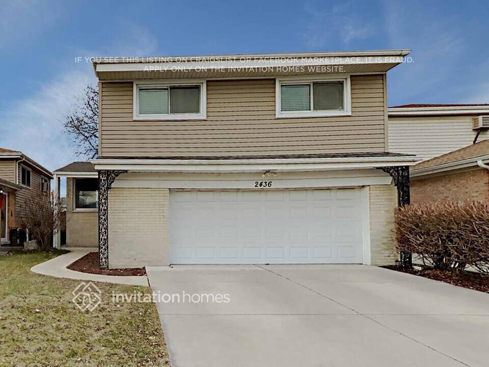 2436 George St in Franklin Park, IL - Building Photo
