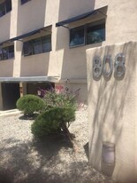 808-812 Westmount Dr in West Hollywood, CA - Building Photo