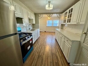 18 Leach St-Unit -2 in Lynbrook, NY - Building Photo - Building Photo