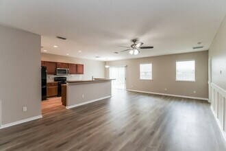 5120 Magnolia Valley Dr in Jacksonville, FL - Building Photo - Building Photo