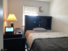 4240 Embassy Dr in Woodbridge, VA - Foto de edificio - Building Photo