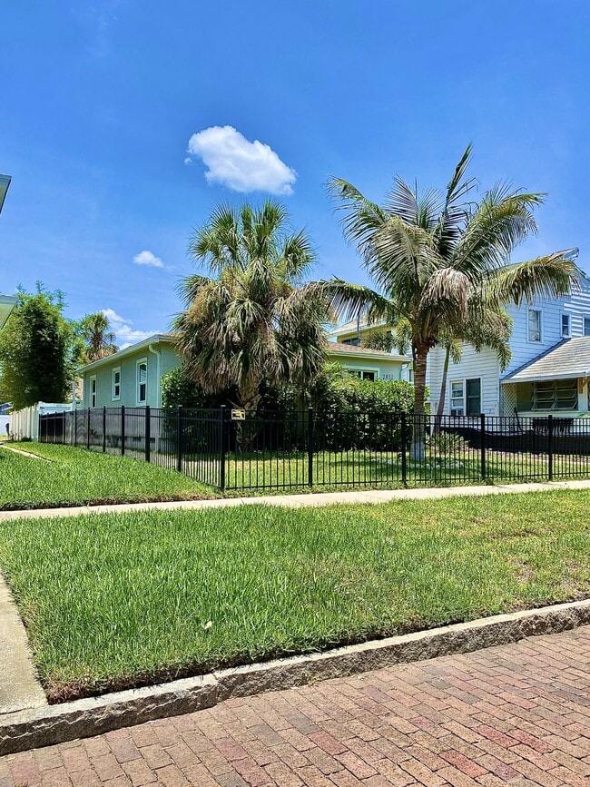 property at 2831 2nd Ave S