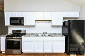 4722 McCart Ave in Fort Worth, TX - Building Photo - Building Photo