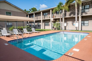 Belcher Park Apartments-Rent Specials Offered in Pinellas Park, FL - Building Photo