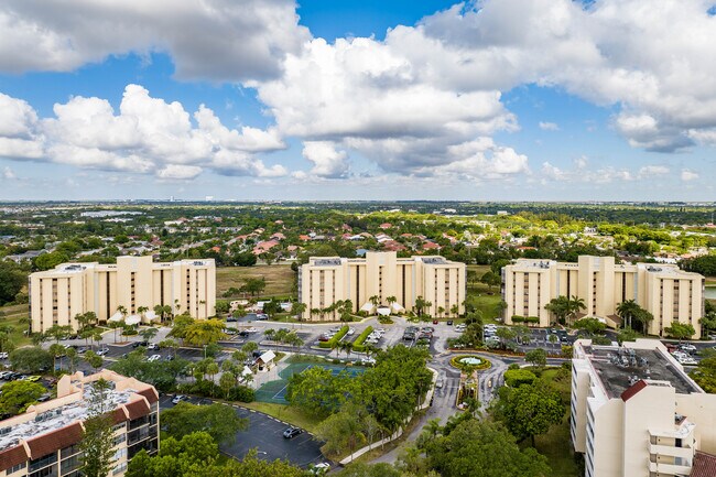 Environ Towers in Lauderhill, FL - Foto de edificio - Building Photo