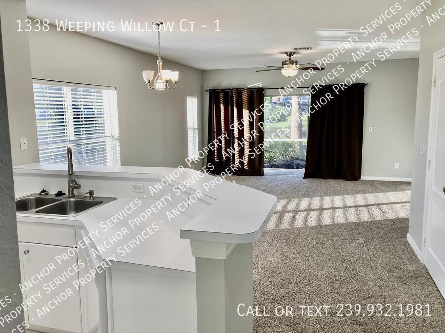 1338 Weeping Willow Ct in Cape Coral, FL - Building Photo