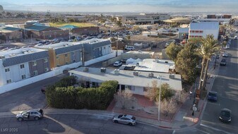 342 S Water St in Henderson, NV - Building Photo