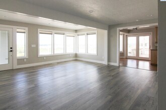 2003 W Canal Dr in Kennewick, WA - Building Photo - Building Photo