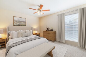 7120 Grand Blvd in Houston, TX - Building Photo - Building Photo
