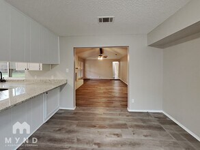 3528 Park Lake Dr in Fort Worth, TX - Foto de edificio - Building Photo