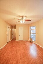 911 W Lawrence Ave, Unit #1202 in Chicago, IL - Building Photo - Building Photo
