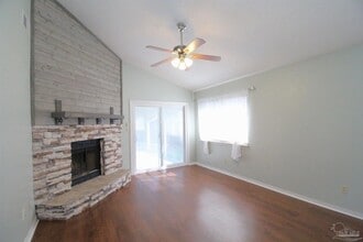 8154 Treetop Ln, Unit 161-17 in Pensacola, FL - Building Photo - Building Photo
