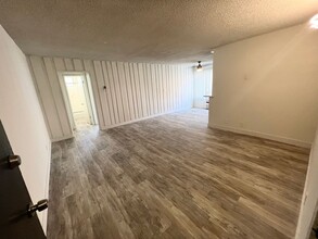 10779 Woodbine St, Unit 202 in Los Angeles, CA - Building Photo - Building Photo