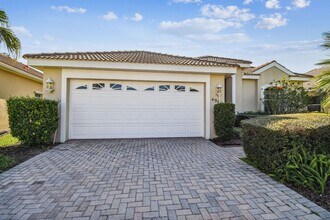 4966 Flagstone Dr in Sarasota, FL - Building Photo - Building Photo